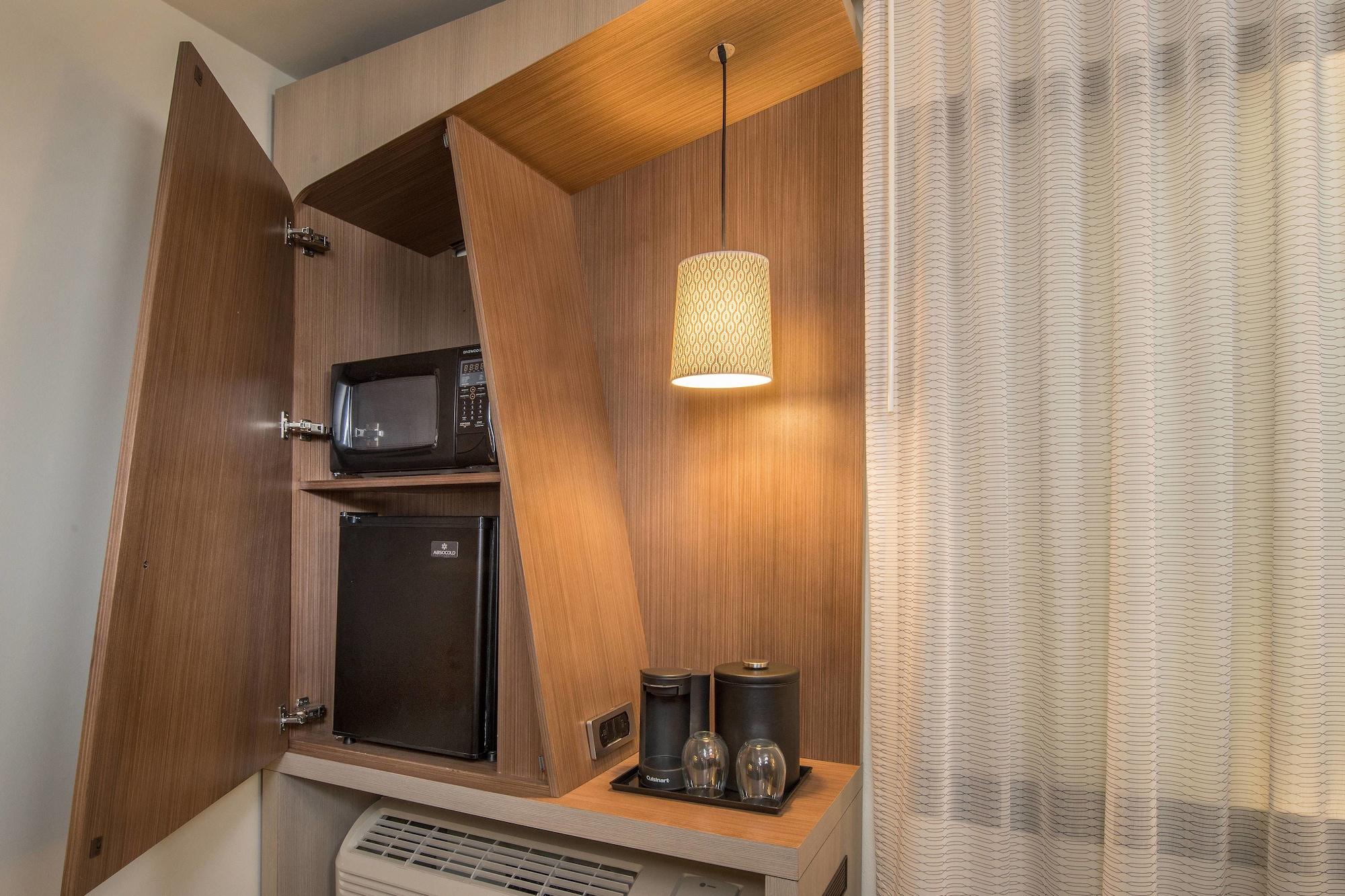 Courtyard By Marriott Atlanta Alpharetta/Avalon Area Hotell Exteriör bild